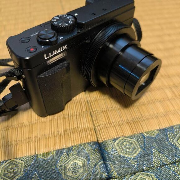 Panasonic Lumix DC-TZ95 4K Digital Camera - Picture 8 of 9